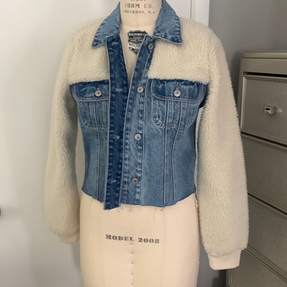 Abercrombie & Fitch jean jacket with Sherpa small